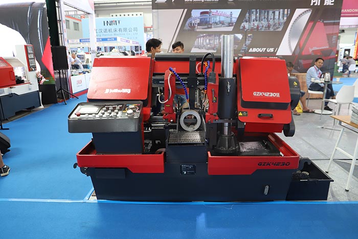 鋸床亮相2018年青島金（jīn）諾機床展